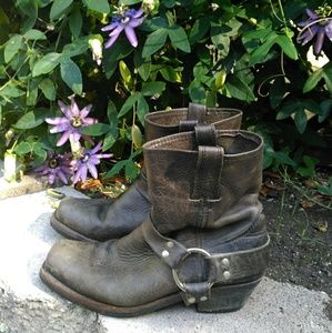 Frye 8r harness engineer boots smokey brown